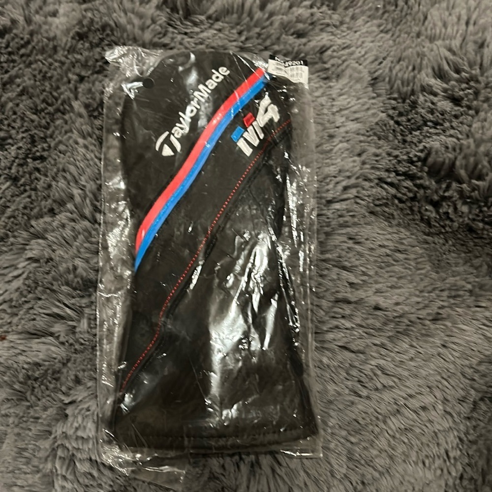 Taylor made golf club cover